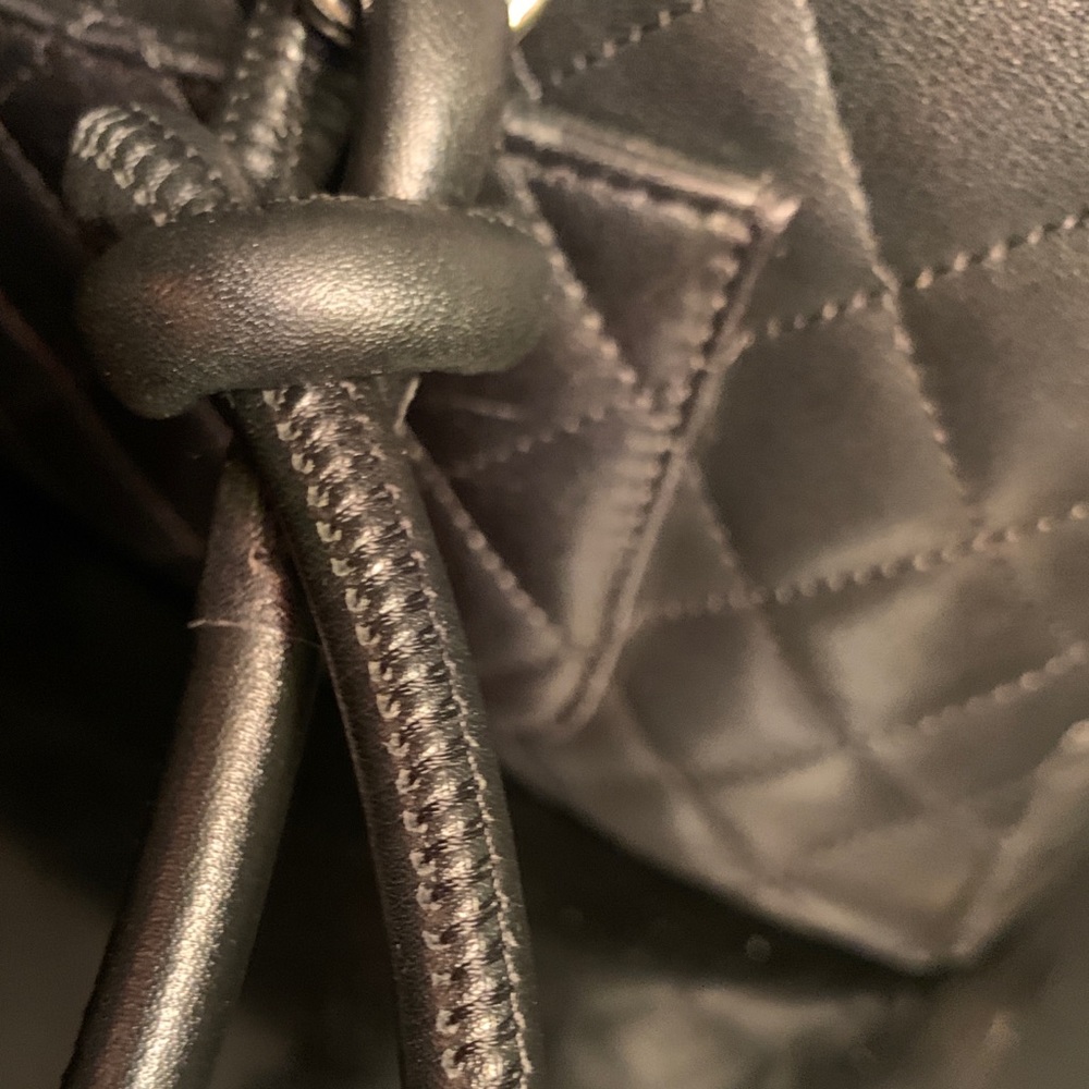 Chanel Handbag - Picture 3 of 8
